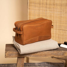 The Chesterfield Brand Stefan – Necessär 29cm (Cognac)