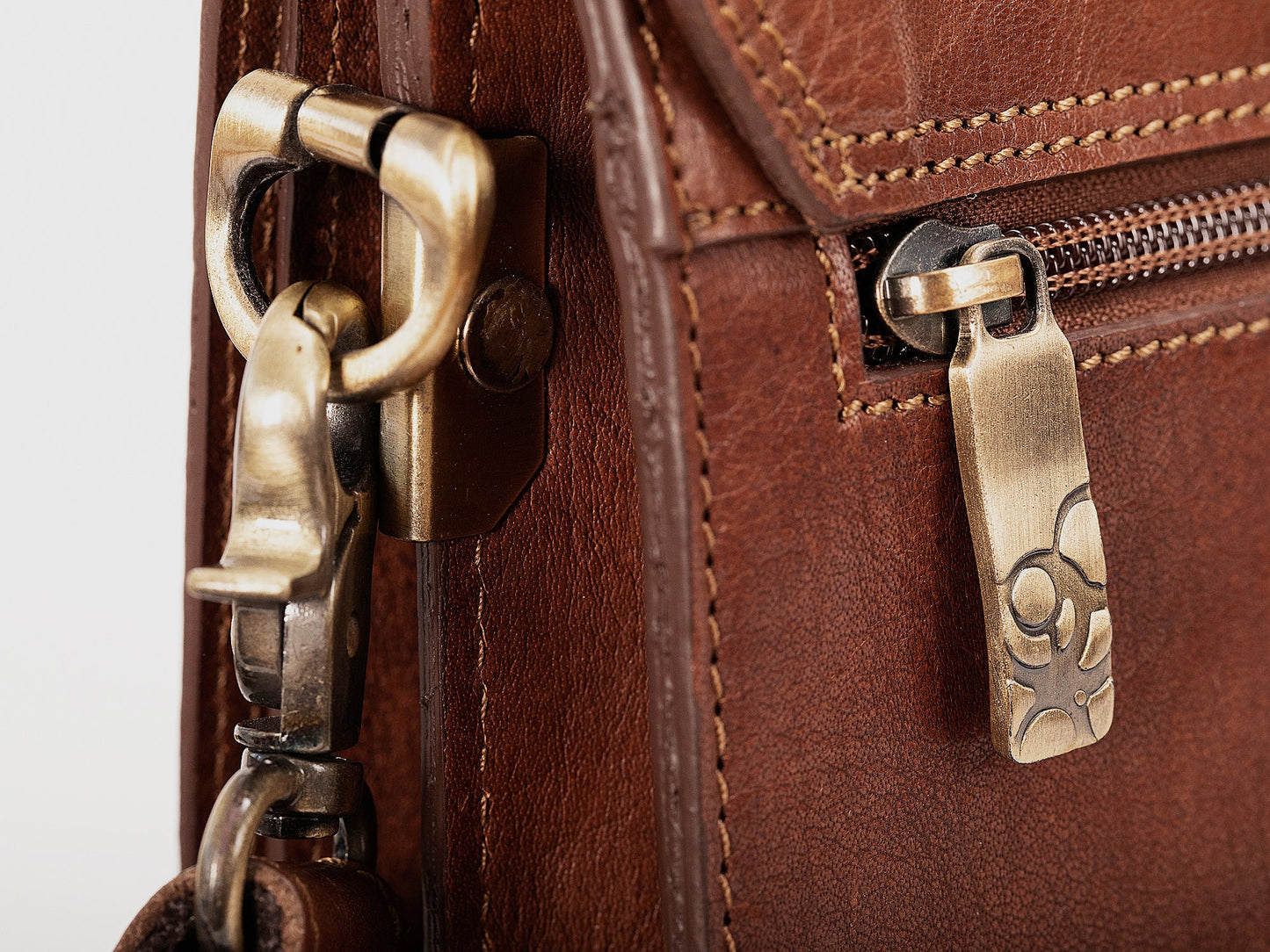 Baoobaoo Flapbag – Axelremsväska S – Brandy